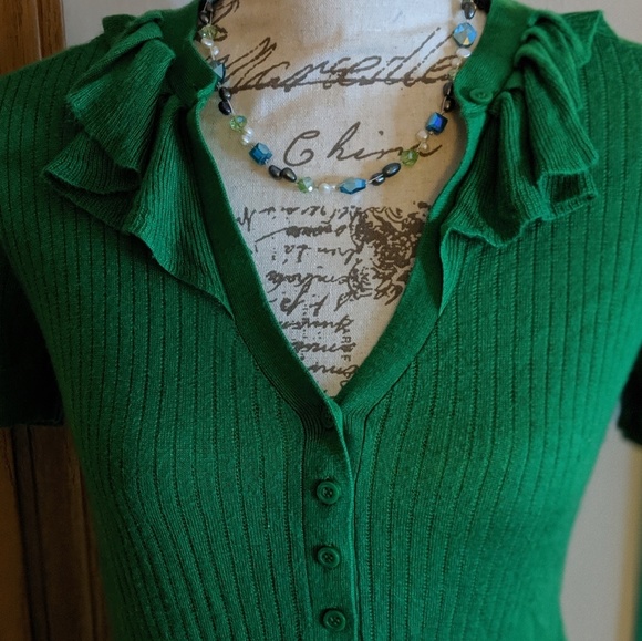 đź‘ Express Short Sleeve Sweater - Picture 2 of 3